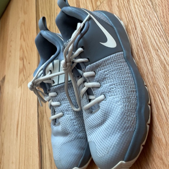 Grey Nike Hustle Quick - Picture 3 of 7